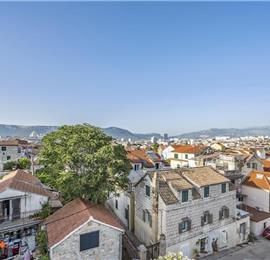 4-5 bedroom villa with Split City and Sea Views sleeps 8-10